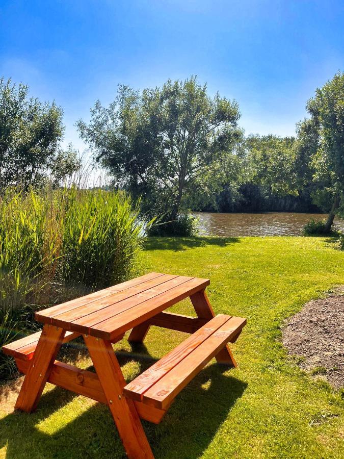 Pod Hotelkamer Aan Het Water Dokkum Eksteriør bilde