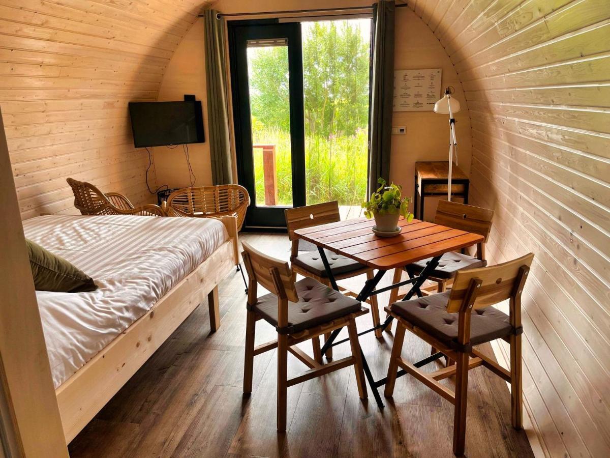 Pod Hotelkamer Aan Het Water Dokkum Eksteriør bilde