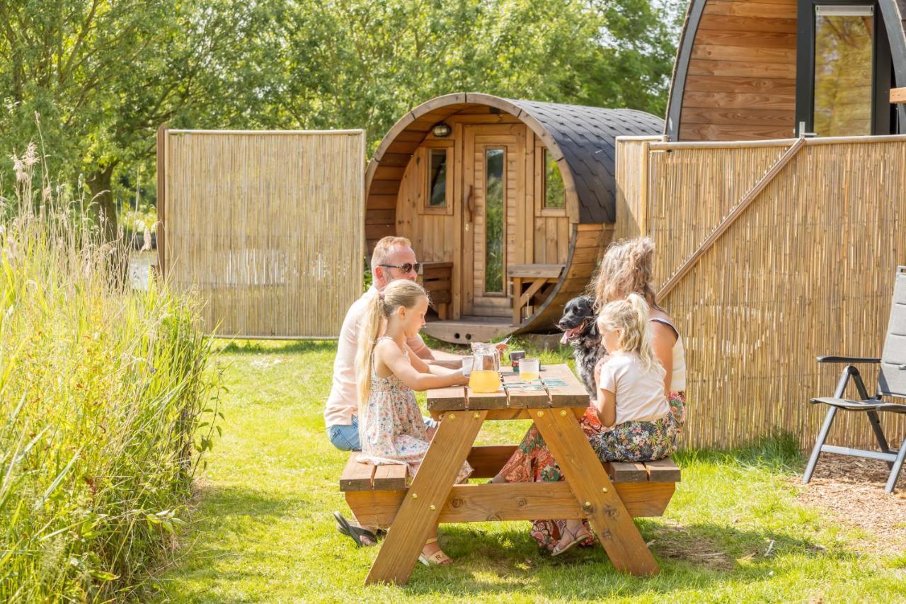 Pod Hotelkamer Aan Het Water Dokkum Eksteriør bilde